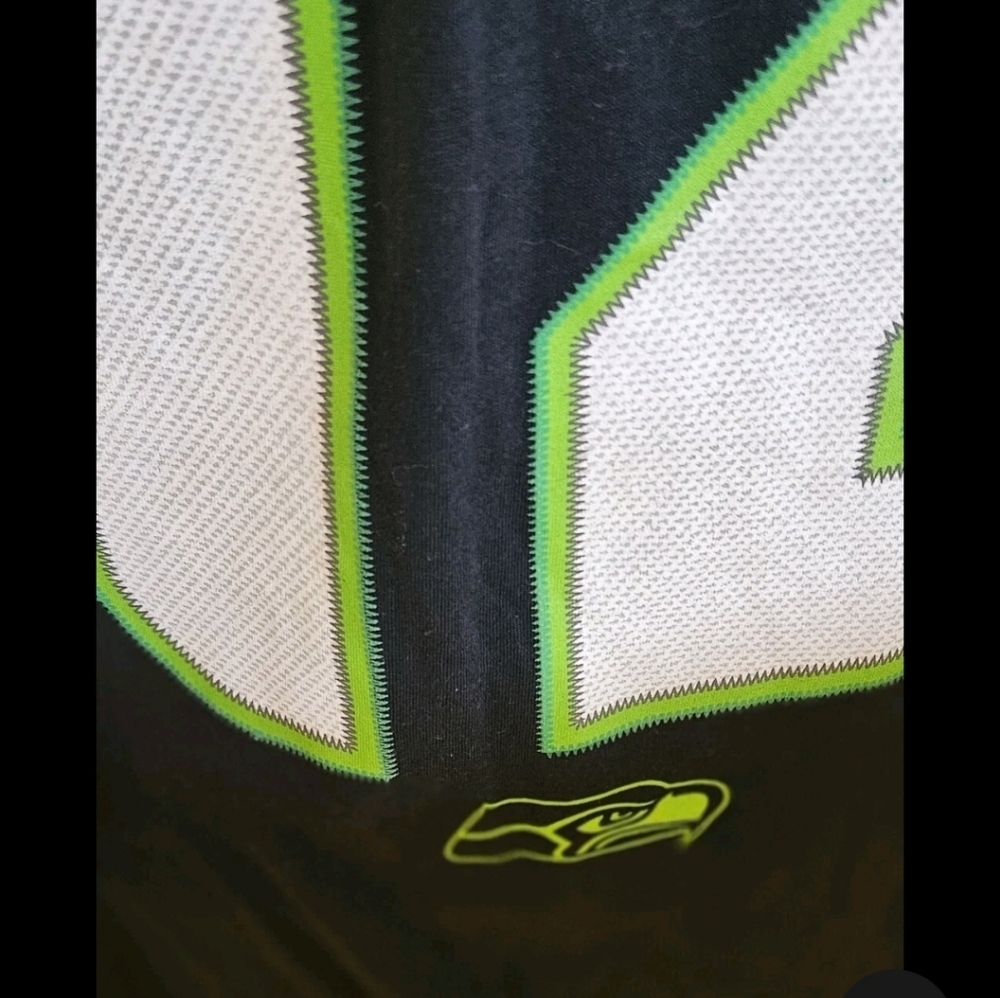 NEW NFL Seattle Seahawks Adult L Ring Spun Short Sleeve T-shirt Navy Blue 12 Fan - Picture 6 of 6